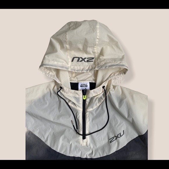 2XU rain jacket size large - Picture 3 of 7